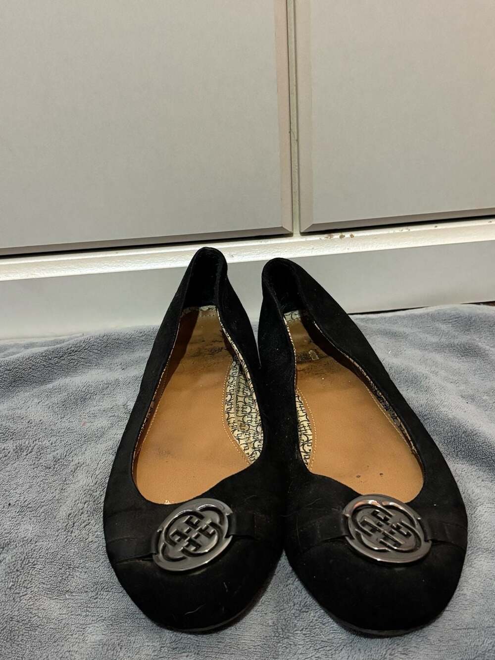 Daisy Fuentes Black Faux Suede Ballet Flats with Silver Logo Medallion 11